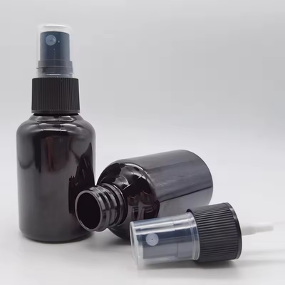 Botella de aerosol cosmético de plástico negro brillante de 50 ml con cabeza de aerosol fina negra