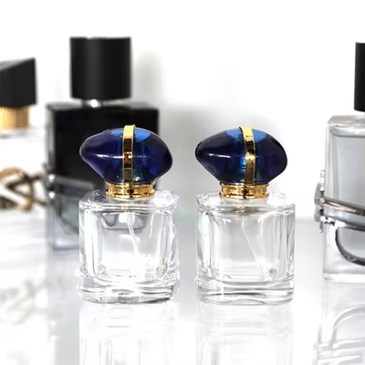 Venta al por mayor Botella de perfume vacía de spray cuadrado superior para mate con embalaje